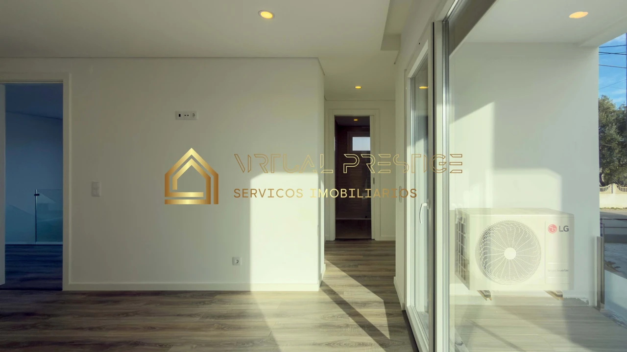 Moradia T4 para Venda em Charneca de Caparica e Sobreda Foto 19