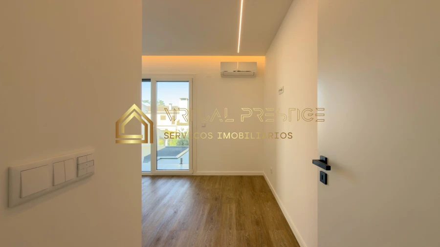 Moradia T3 para Venda em Charneca de Caparica e Sobreda Foto 17