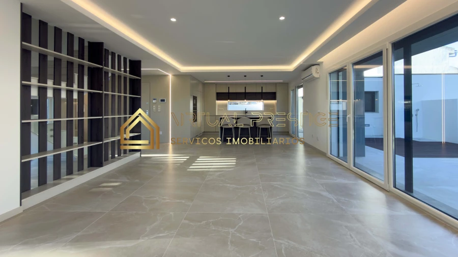 Moradia T3 para Venda em Charneca de Caparica e Sobreda Foto 2