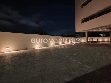 Apartamento T1 para Venda em Parceiros e Azoia