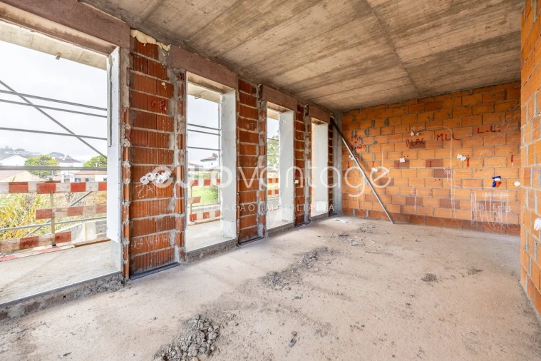 Apartamento T1 para Venda em Parceiros e Azoia Foto 17