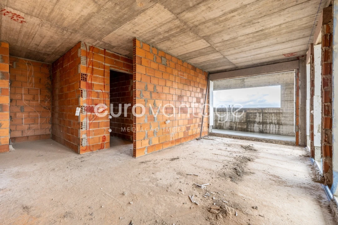 Apartamento T1 para Venda em Parceiros e Azoia Foto 16