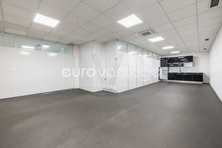 Armazém para Venda em Marrazes e Barosa Foto 12