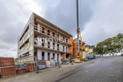 Apartamento T1 para Venda em Parceiros e Azoia