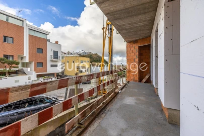 Apartamento T1 para Venda em Parceiros e Azoia