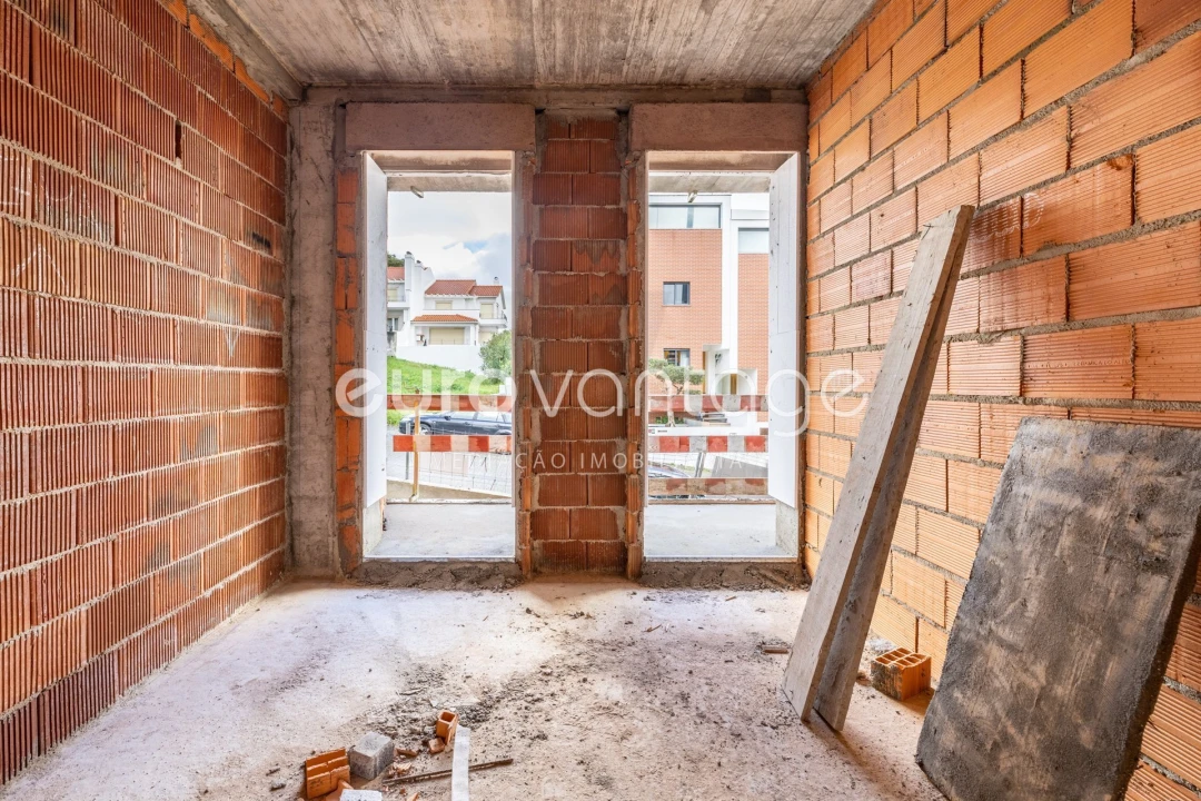 Apartamento T1 para Venda em Parceiros e Azoia Foto 20