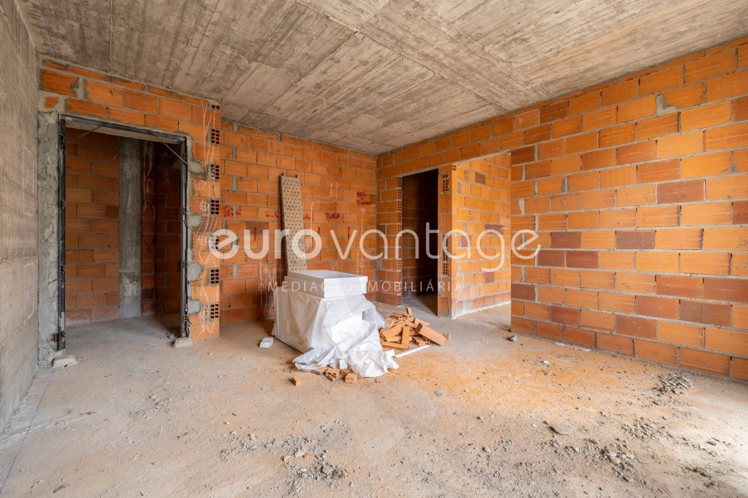 Apartamento T1 para Venda em Parceiros e Azoia Foto 14
