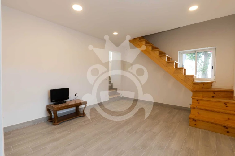 Moradia T2 para Venda em Nossa Senhora da Vila, Nossa Senhora do Bispo e Silveiras Foto 6