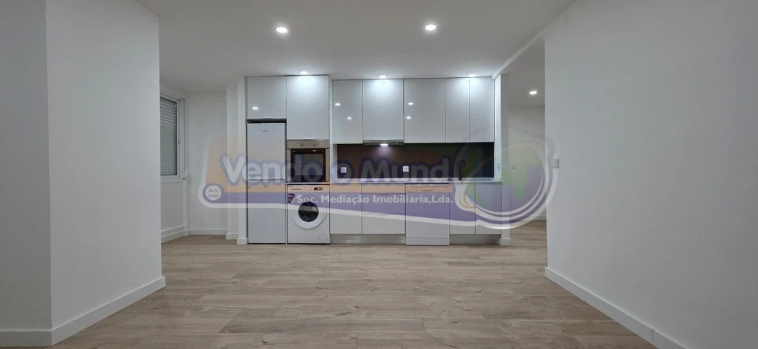 Apartamento T3 para Venda em Alverca do Ribatejo e Sobralinho Foto 1