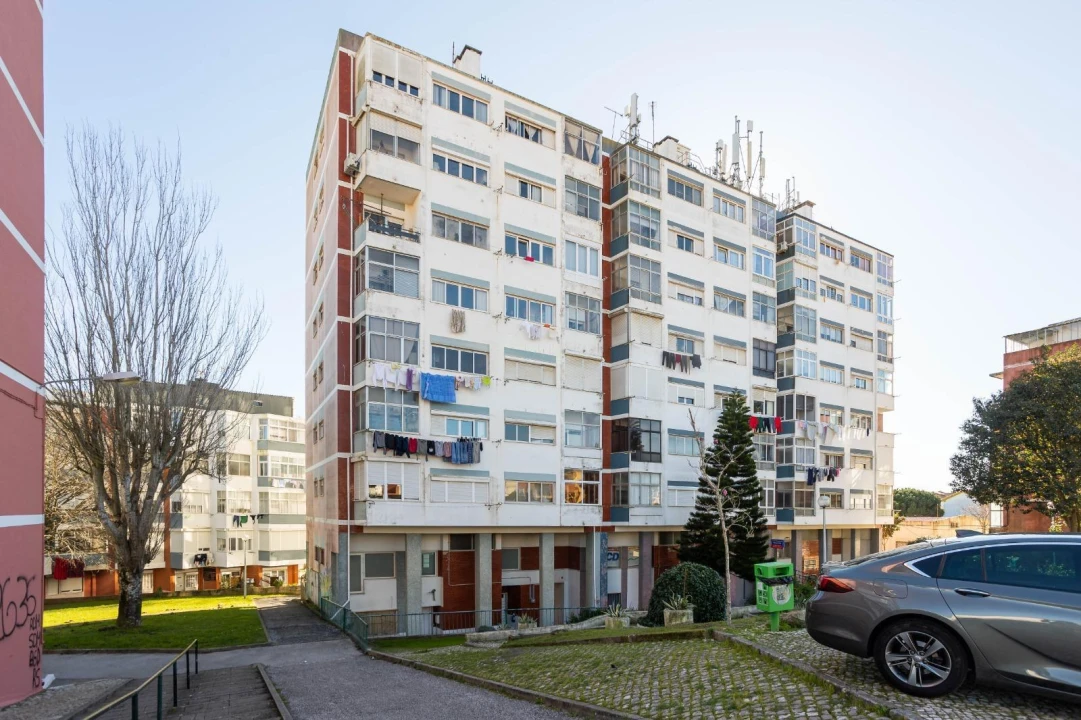 Apartamento T2 para Venda em Rio de Mouro Foto 1