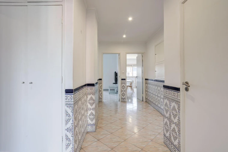 Apartamento T2 para Venda em Rio de Mouro Foto 2