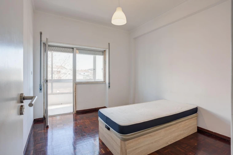 Apartamento T2 para Venda em Rio de Mouro Foto 11