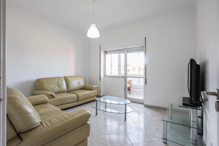 Apartamento T2 para Venda em Rio de Mouro Foto 4