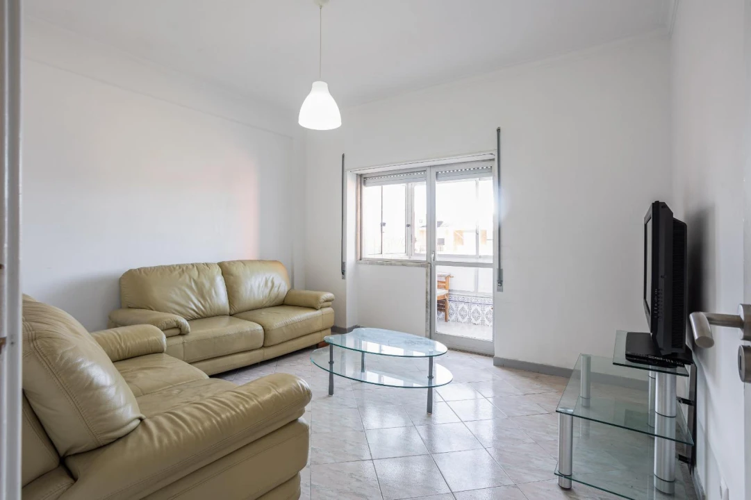 Apartamento T2 para Venda em Rio de Mouro Foto 4