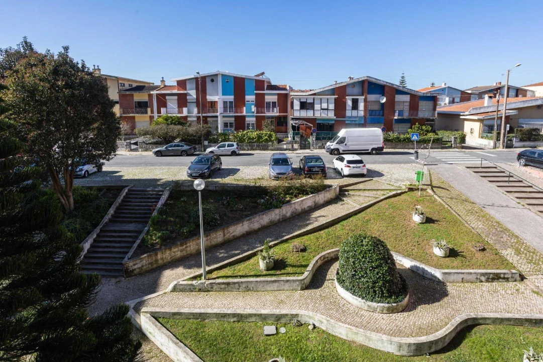 Apartamento T2 para Venda em Rio de Mouro Foto 17