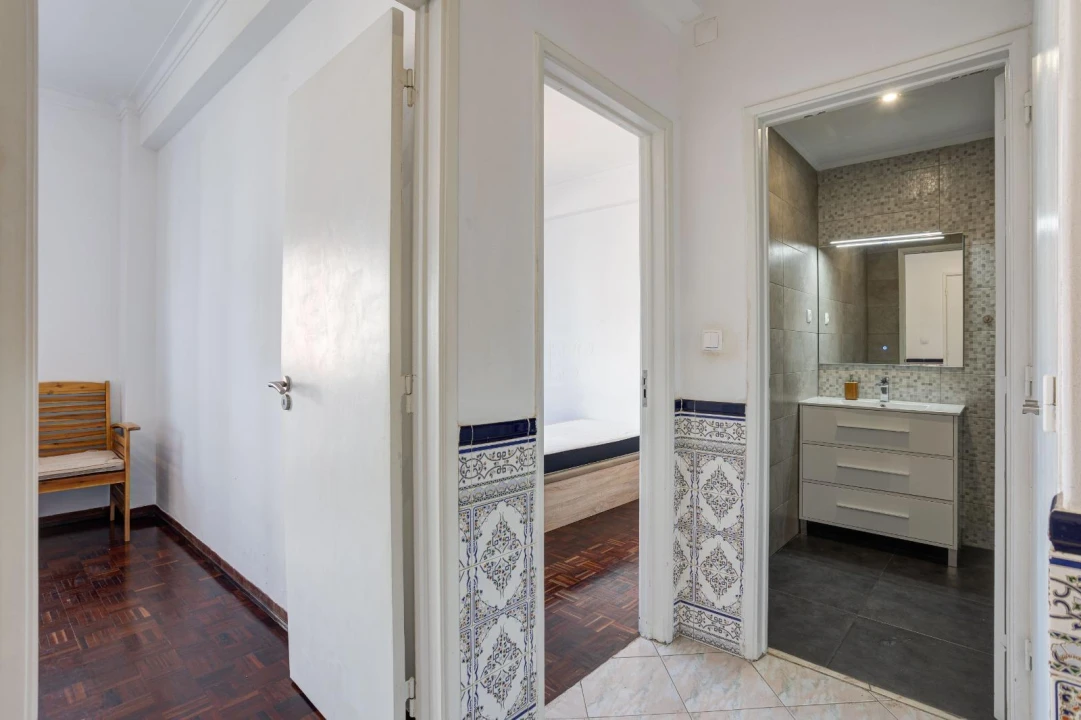 Apartamento T2 para Venda em Rio de Mouro Foto 9