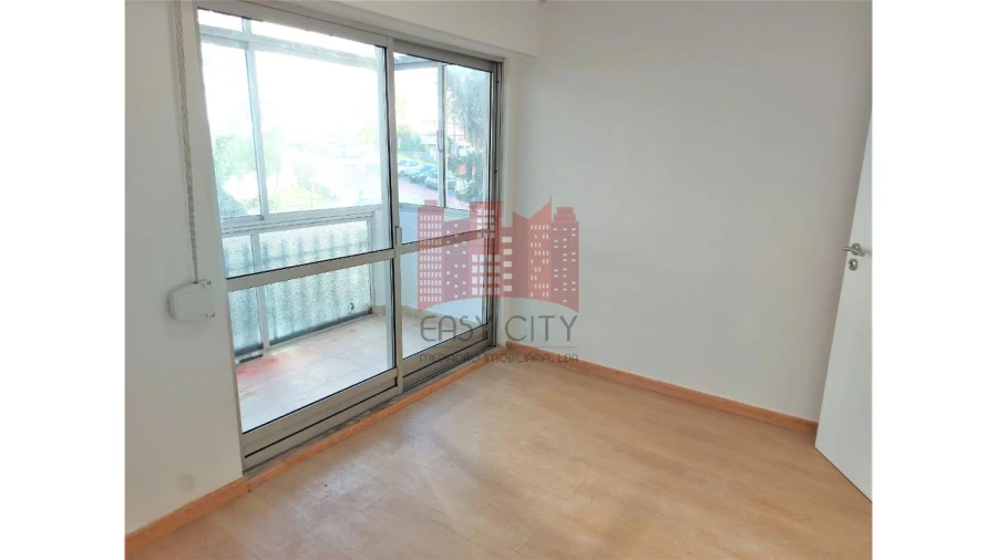Apartamento T1 para Venda em Massamá e Monte Abraão Foto 13