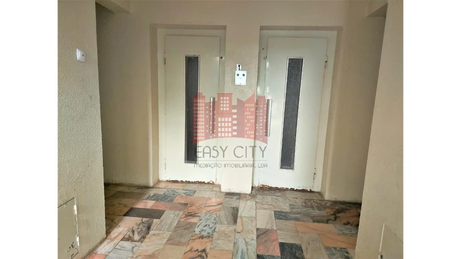 Apartamento T1 para Venda em Massamá e Monte Abraão Foto 4