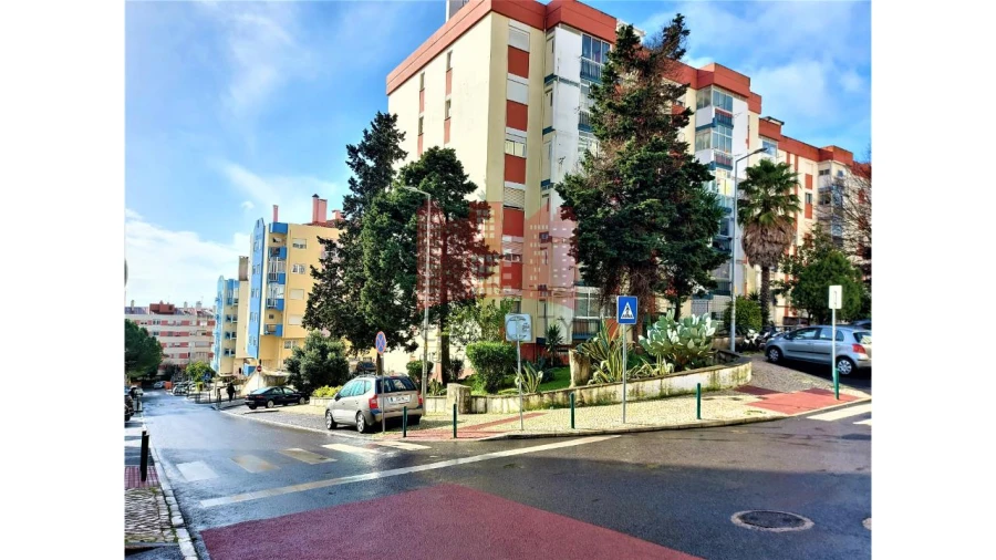 Apartamento T1 para Venda em Massamá e Monte Abraão Foto 1