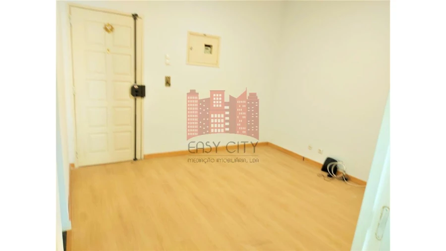 Apartamento T1 para Venda em Massamá e Monte Abraão Foto 6