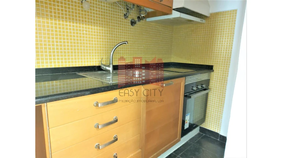 Apartamento T1 para Venda em Massamá e Monte Abraão Foto 8