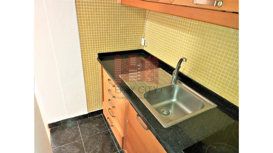 Apartamento T1 para Venda em Massamá e Monte Abraão Foto 9