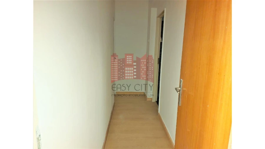 Apartamento T1 para Venda em Massamá e Monte Abraão Foto 17