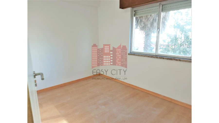 Apartamento T1 para Venda em Massamá e Monte Abraão Foto 21