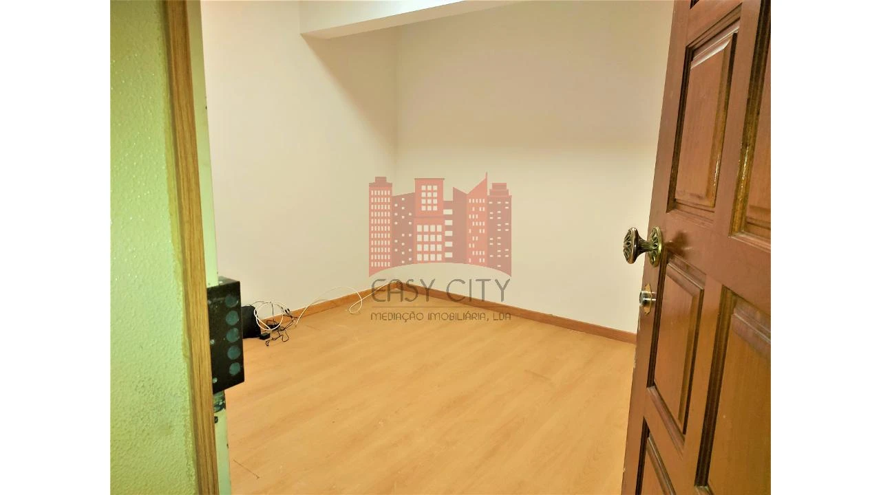 Apartamento T1 para Venda em Massamá e Monte Abraão Foto 5