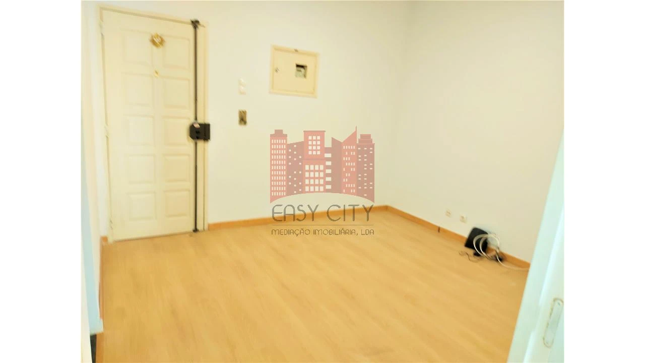 Apartamento T1 para Venda em Massamá e Monte Abraão Foto 6