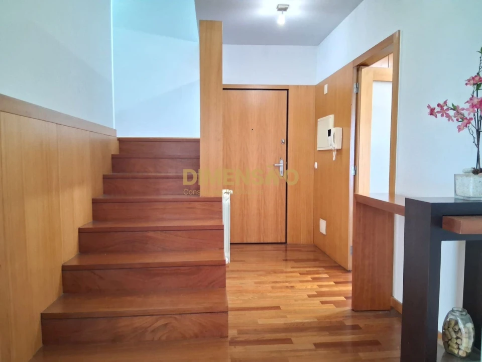 Apartamento T2 para Arrendamento em Pedrouços Foto 7