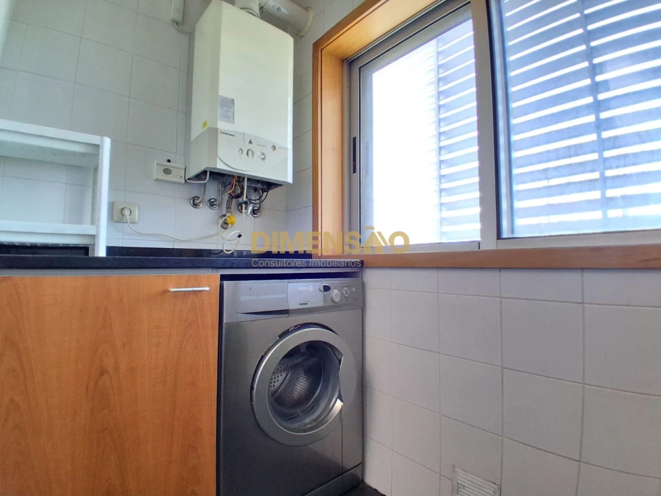 Apartamento T2 para Arrendamento em Pedrouços Foto 9
