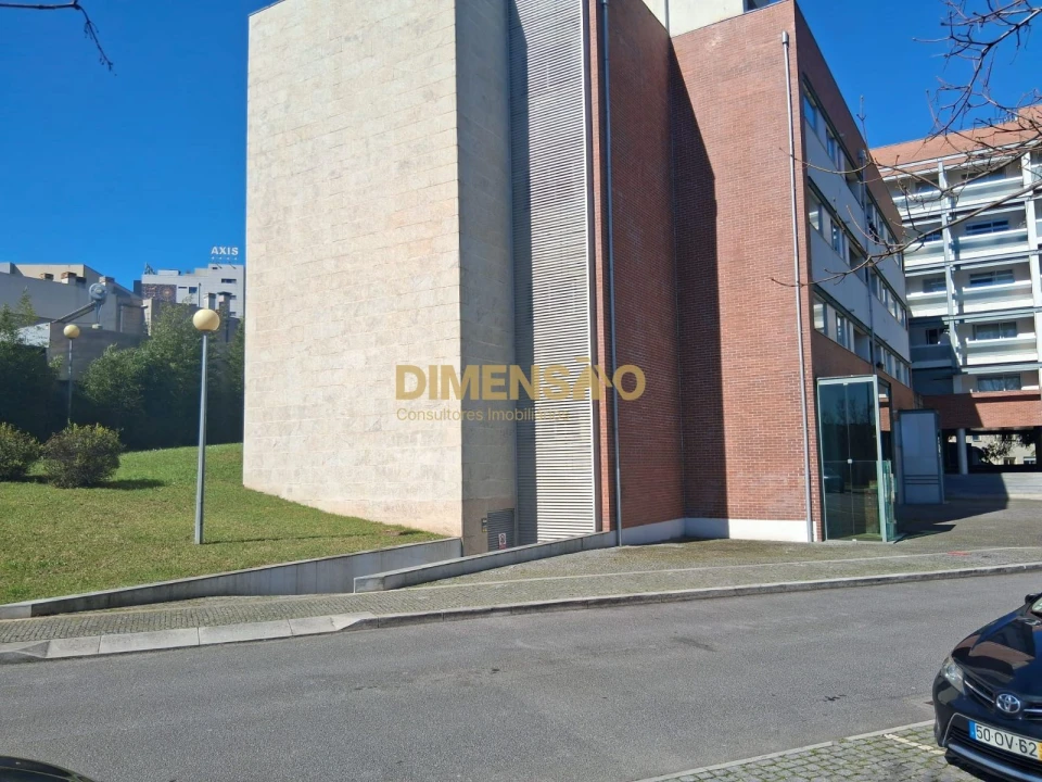 Apartamento T2 para Arrendamento em Pedrouços Foto 24