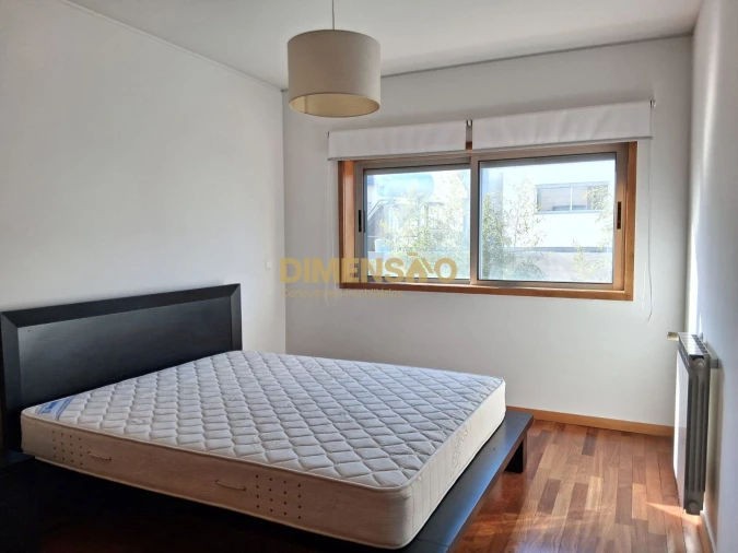 Apartamento T2 para Arrendamento em Pedrouços Foto 3