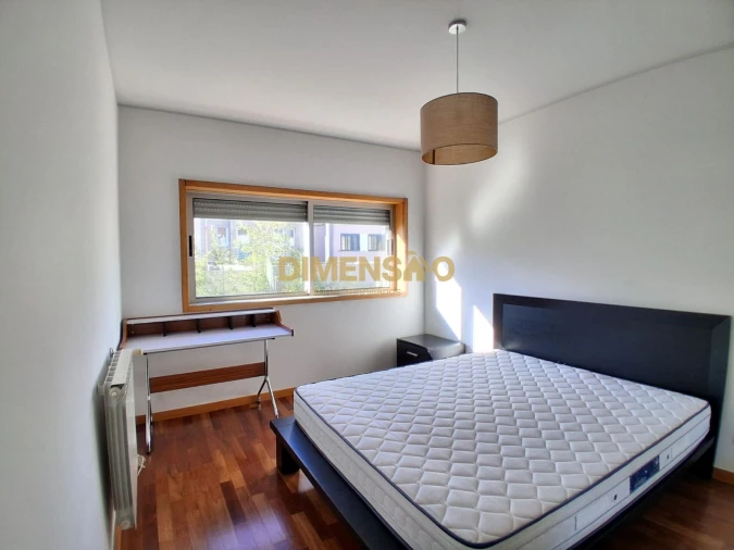 Apartamento T2 para Arrendamento em Pedrouços Foto 4