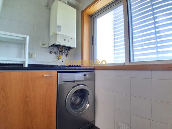 Apartamento T2 para Arrendamento em Pedrouços Foto 9