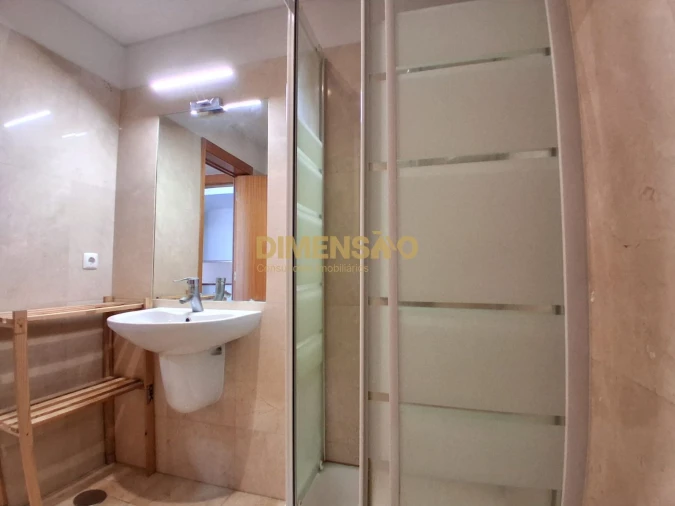 Apartamento T2 para Arrendamento em Pedrouços Foto 14