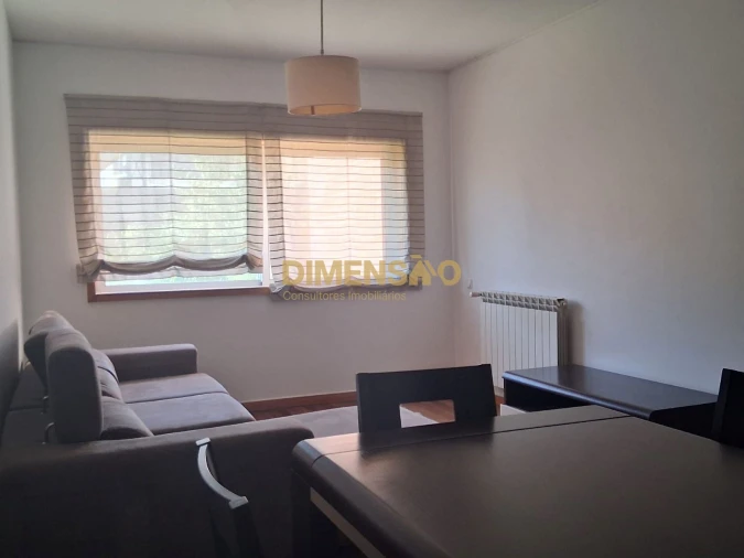 Apartamento T2 para Arrendamento em Pedrouços Foto 2