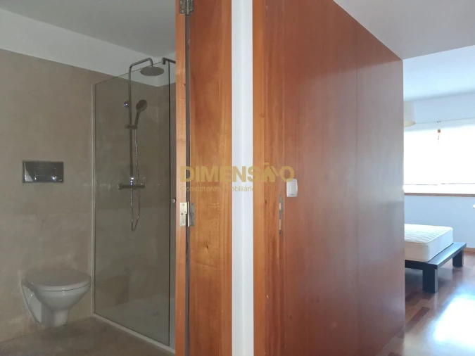 Apartamento T2 para Arrendamento em Pedrouços Foto 15
