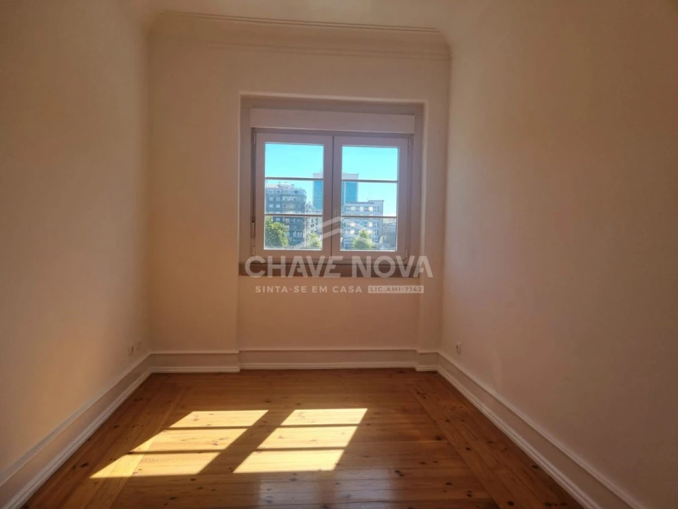 Apartamento T1 para Arrendamento em Avenidas Novas Foto 7