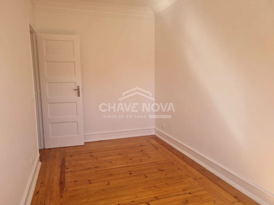 Apartamento T1 para Arrendamento em Avenidas Novas Foto 8