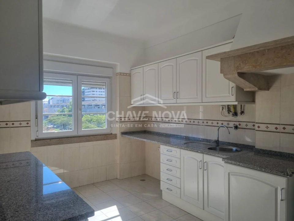 Apartamento T1 para Arrendamento em Avenidas Novas Foto 11