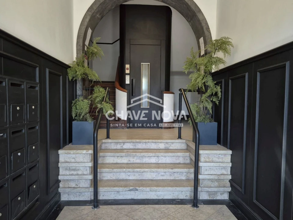 Apartamento T1 para Arrendamento em Avenidas Novas Foto 1