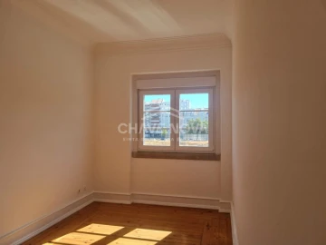 Apartamento T1 para Arrendamento em Avenidas Novas