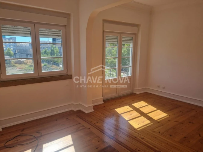 Apartamento T1 para Arrendamento em Avenidas Novas Foto 3