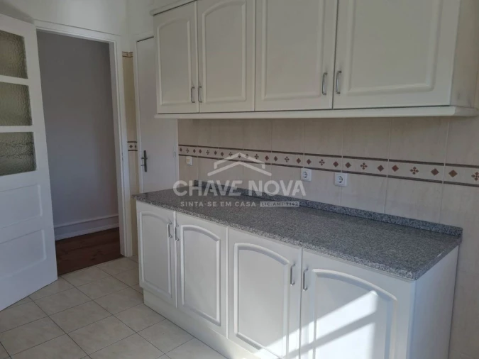 Apartamento T1 para Arrendamento em Avenidas Novas Foto 12