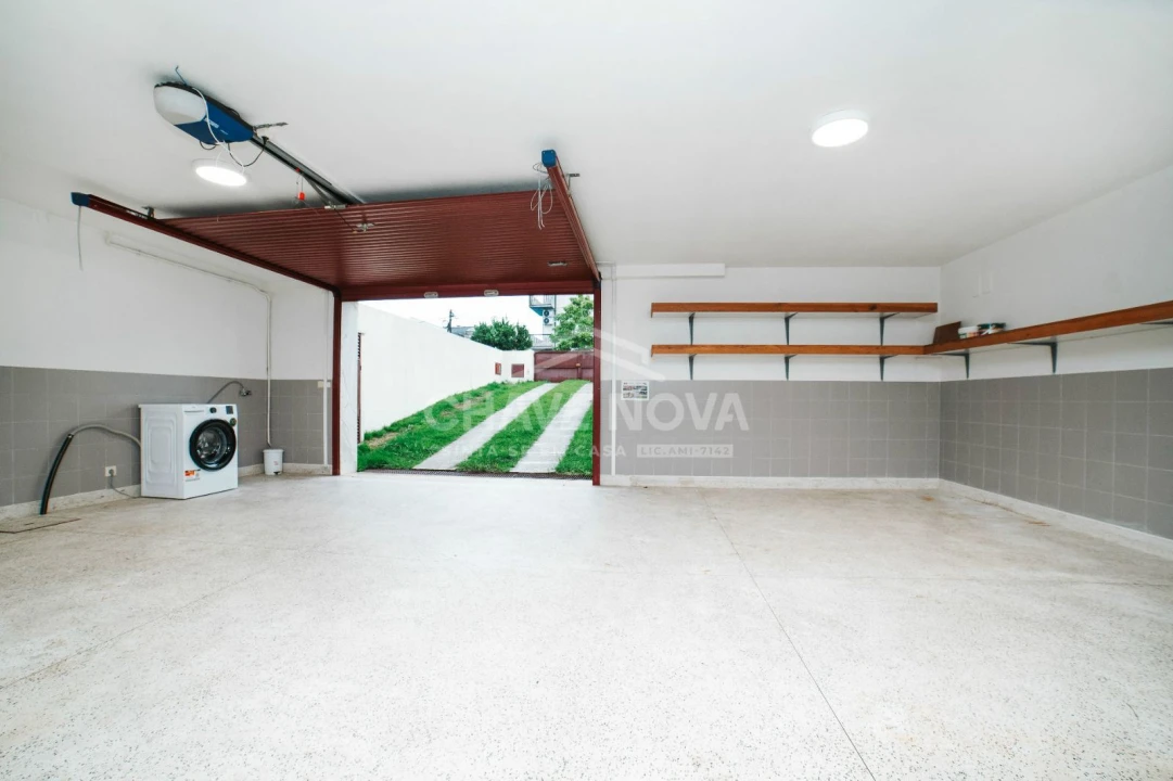 Moradia T4 para Arrendamento em Ferreiros e Gondizalves Foto 13