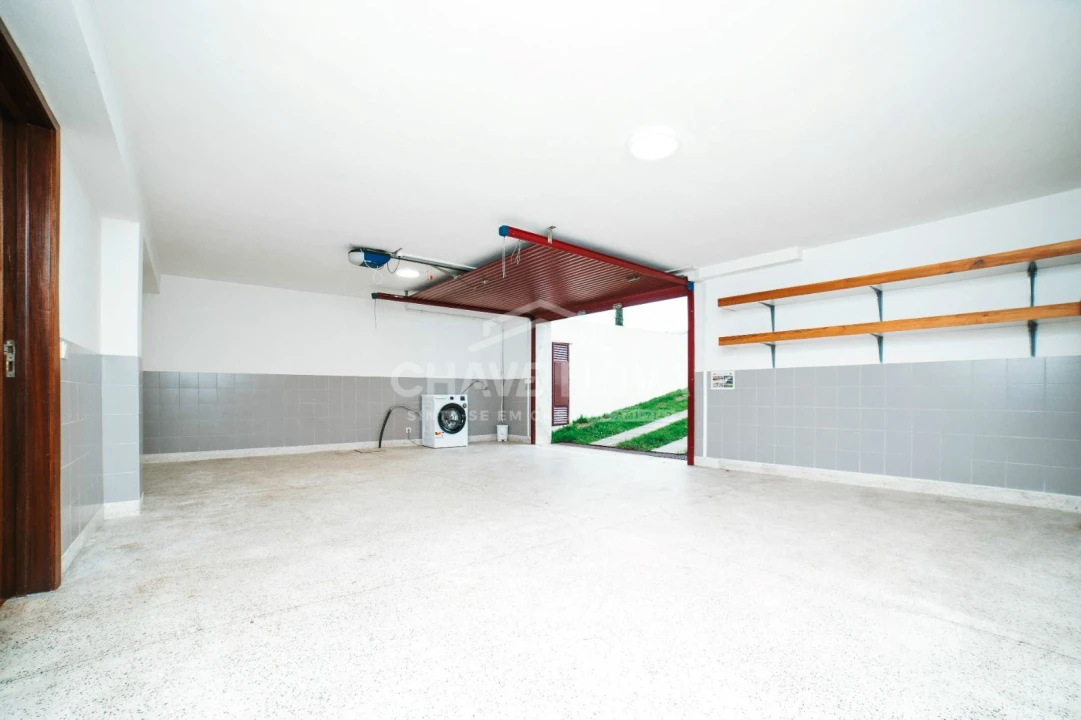 Moradia T4 para Arrendamento em Ferreiros e Gondizalves Foto 14