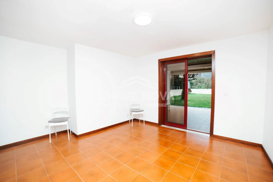 Moradia T4 para Arrendamento em Ferreiros e Gondizalves Foto 20