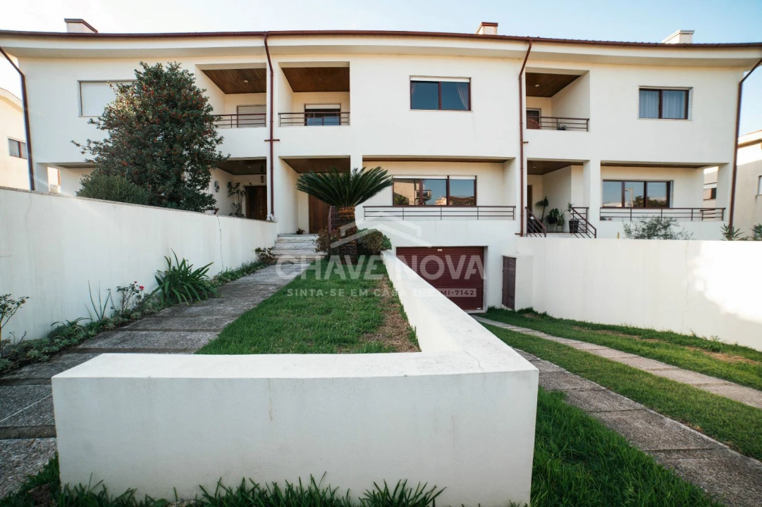 Moradia T4 para Arrendamento em Ferreiros e Gondizalves Foto 21